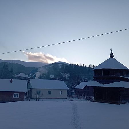 Sadyba Sunny House Pilipets Buitenkant foto