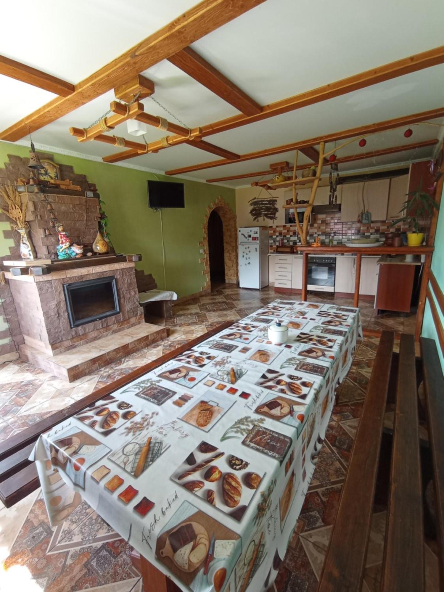Sadyba Sunny House Pilipets Buitenkant foto