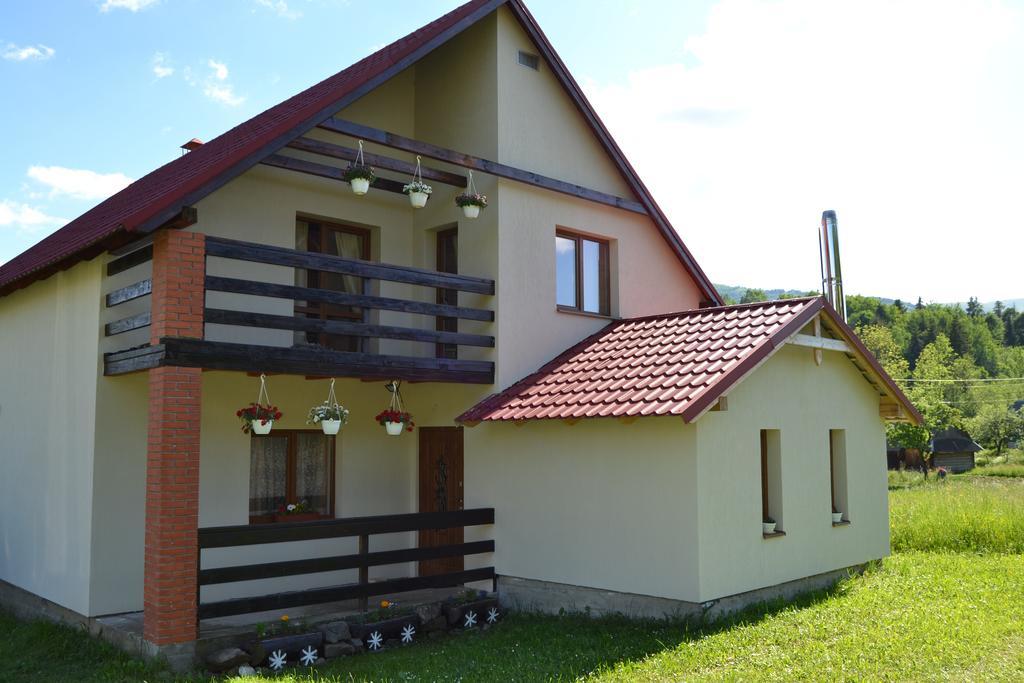 Sadyba Sunny House Pilipets Buitenkant foto