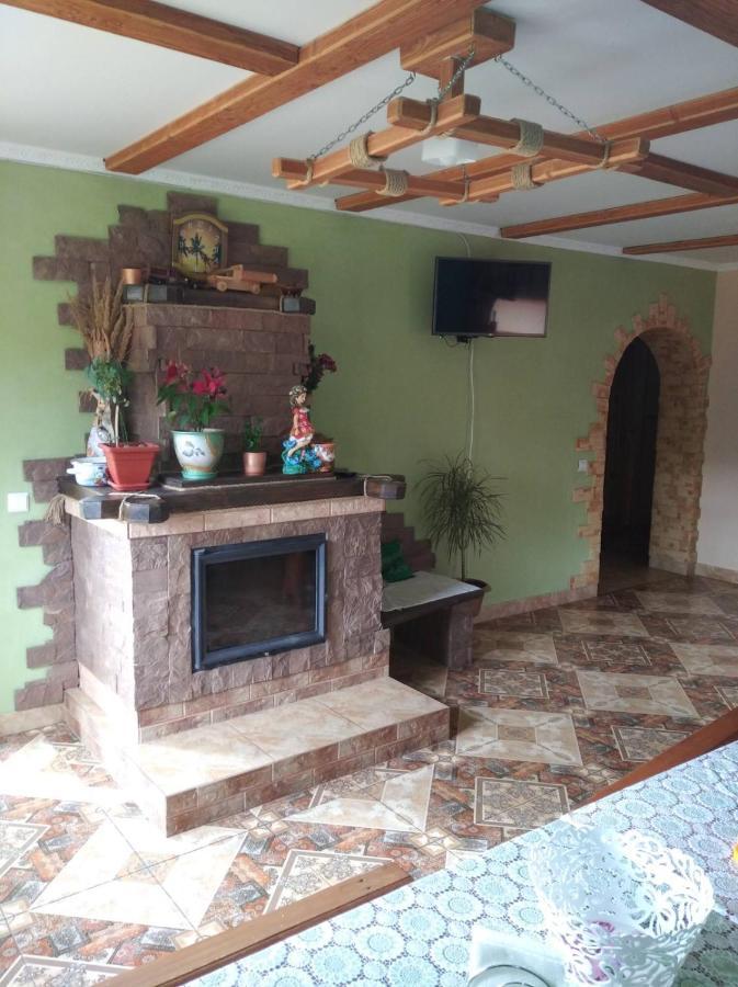 Sadyba Sunny House Pilipets Buitenkant foto